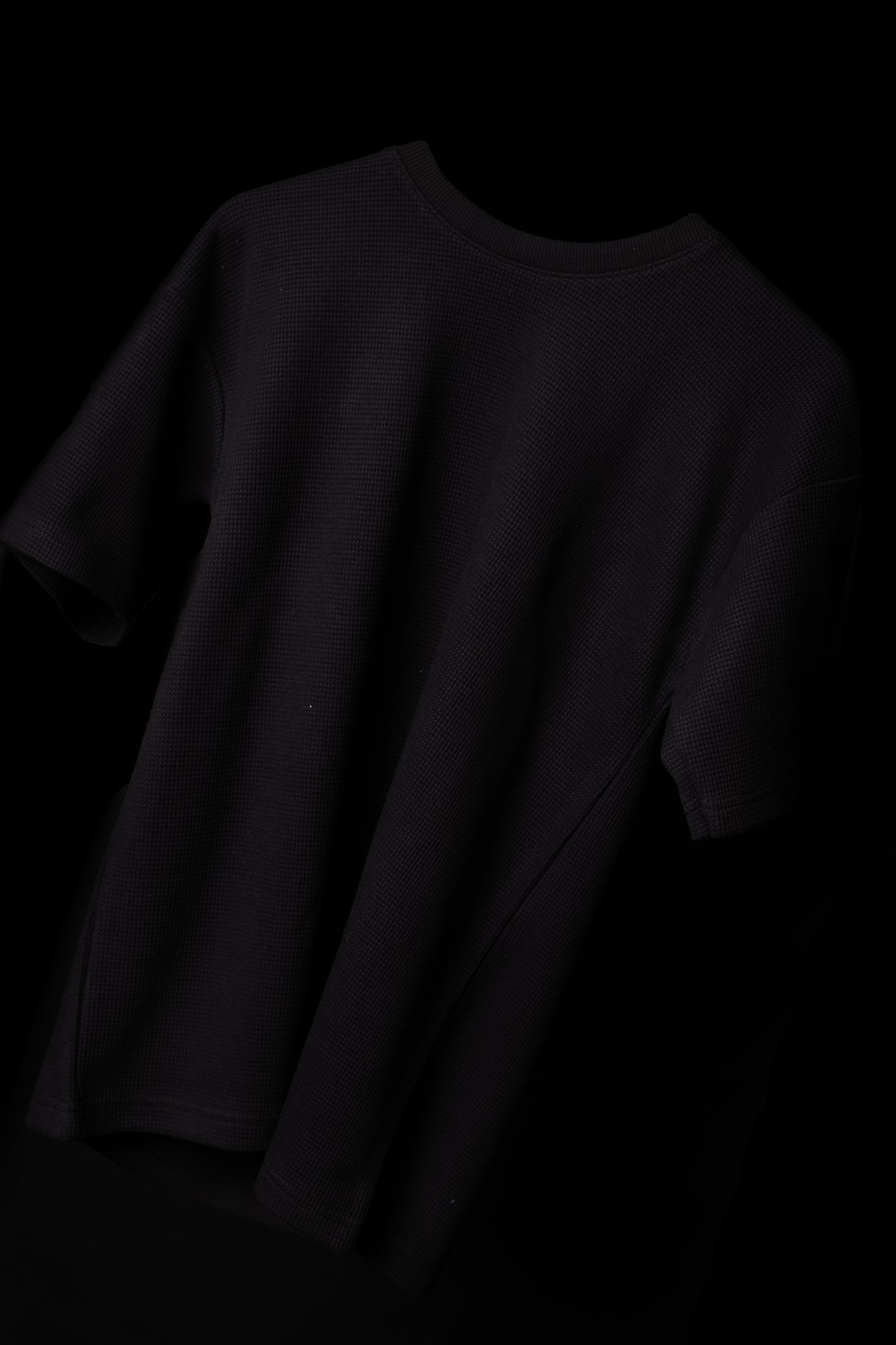 BLACK WAFFLE T-SHIRT